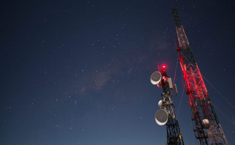  What Are the Safety Risks of Nighttime Tower Climbs?